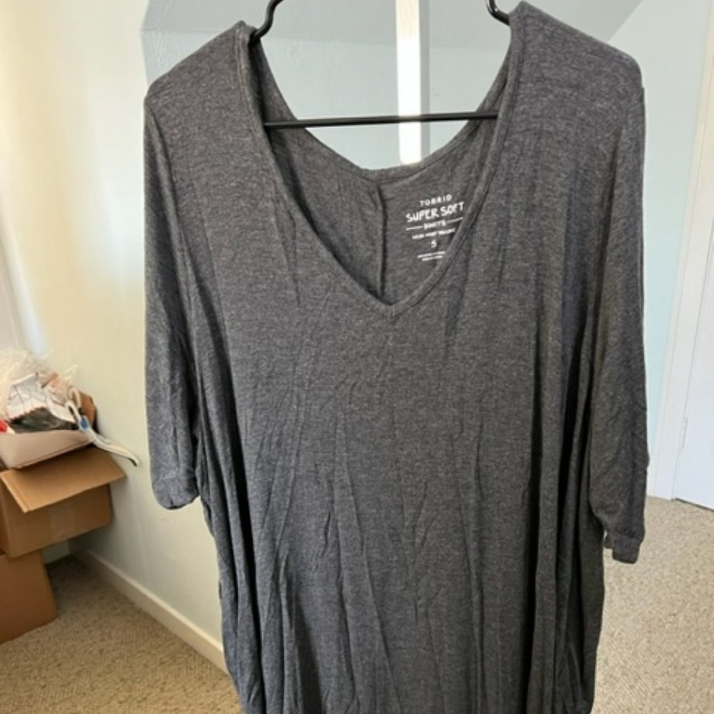 Torrid Gray Tunic Tee size 5